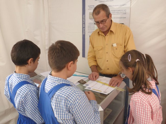 Nomografia al Cagliari Festivalscienza, presentazione dei nomogrammi