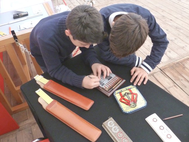 Il regolo calcolatore al Cagliari Festivalscienza 2011, scuola di regolo calcolatore